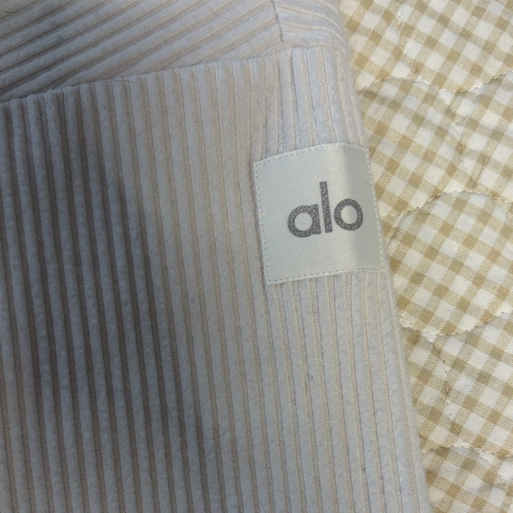 ALO Yoga Cream Ribbed Hoodie - Picture 4 of 4